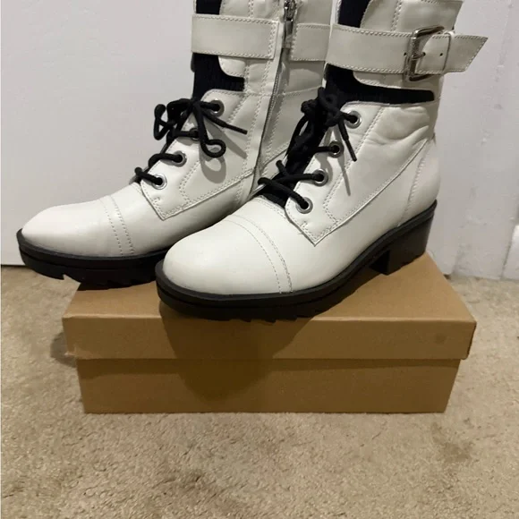 Marc Fisher White Leather Winter Zip-up Ankle Boot - Picture 13 of 13